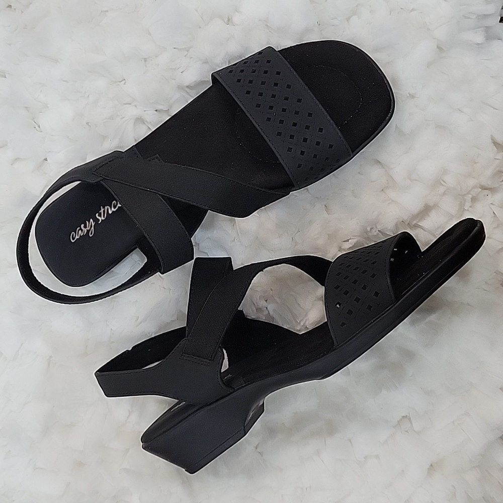 Easy Street Ursina black sandal fresh perf detail elastic strap padded 9M NEW…